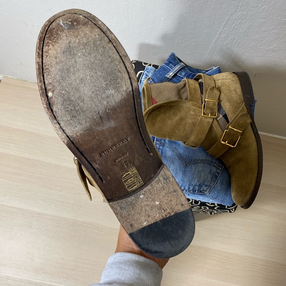 Authentic Burberry Suede Buckle Boots - Picture 5 of 7